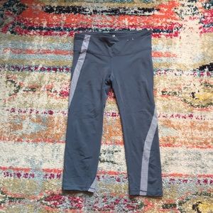 Workout leggings with stripe detail